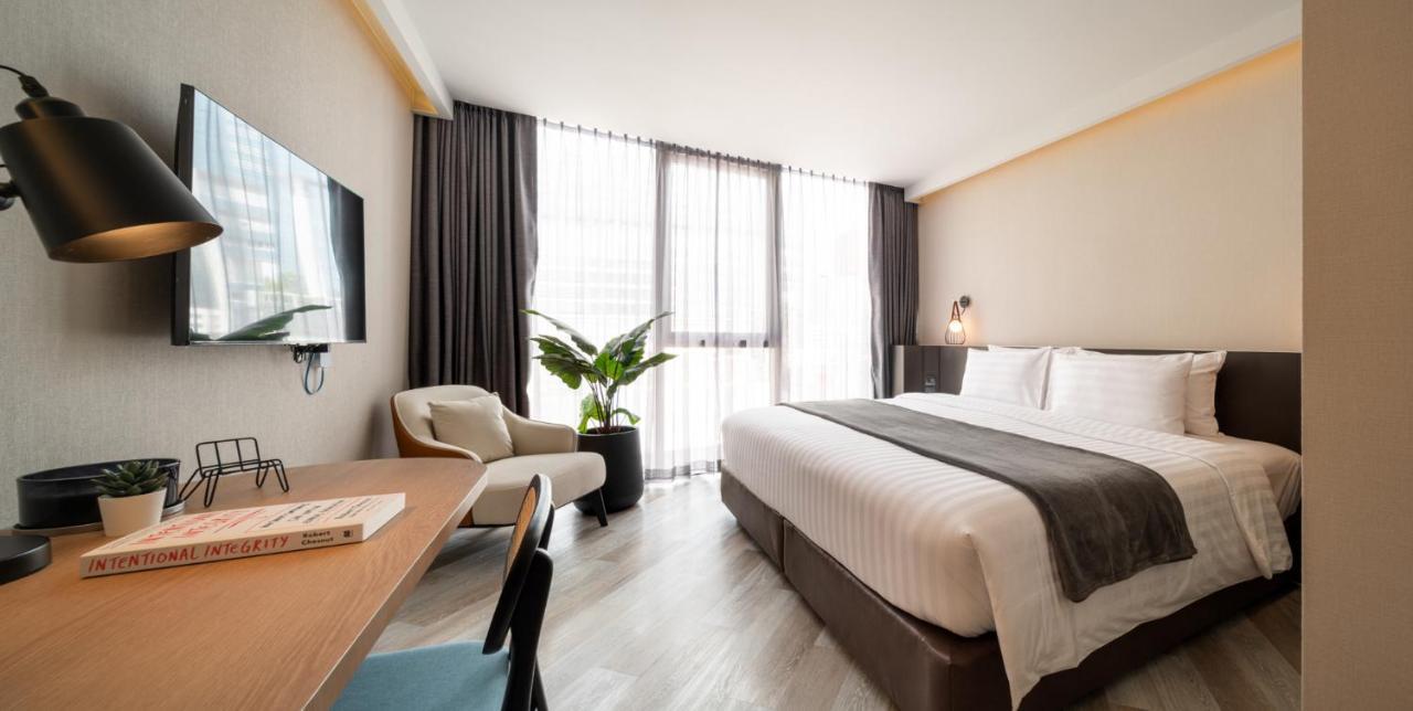 Seekers Finders Rama IV Hotel Surestay Collection By BW Bangkok Exteriör bild