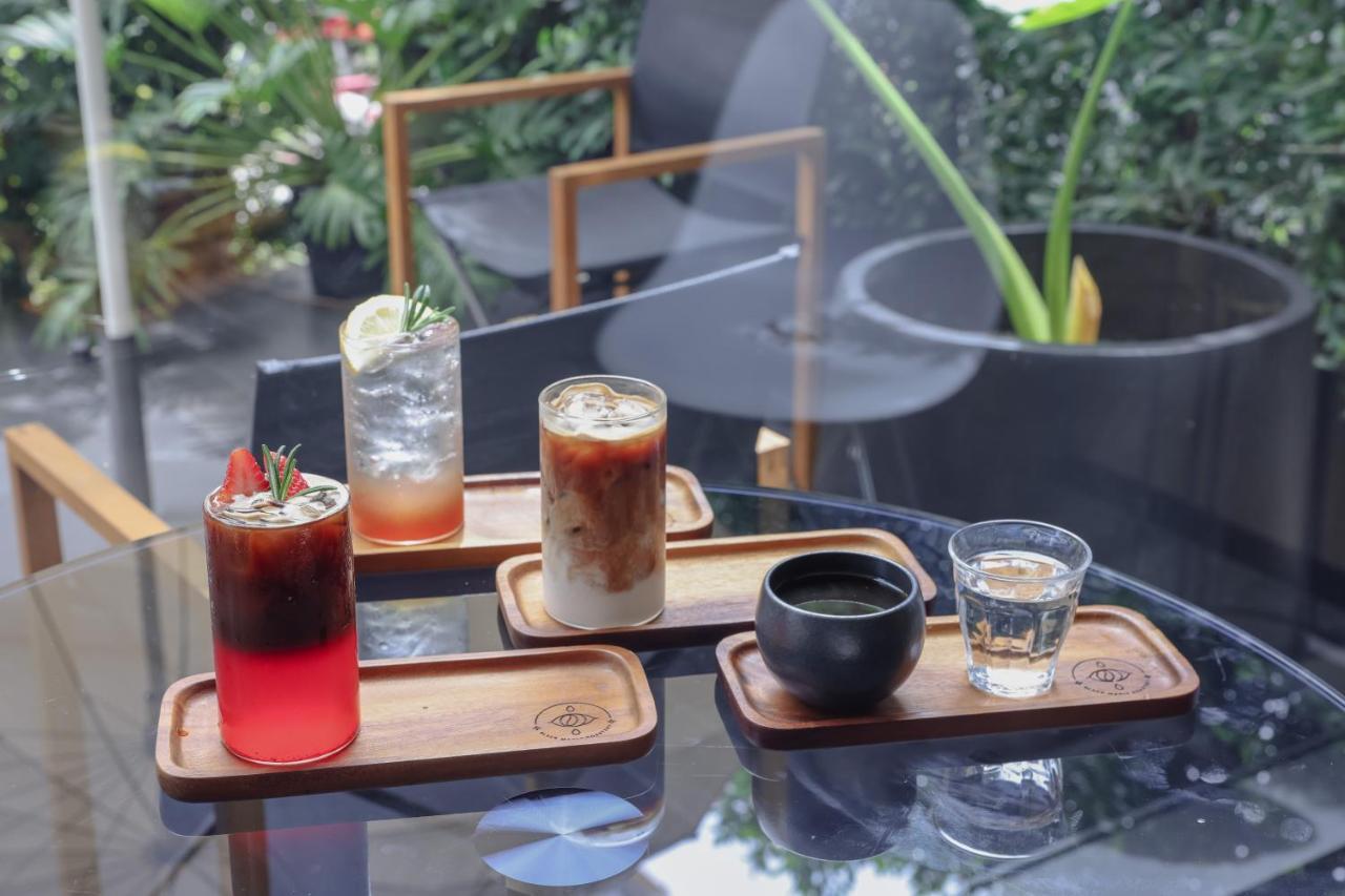 Seekers Finders Rama IV Hotel Surestay Collection By BW Bangkok Exteriör bild