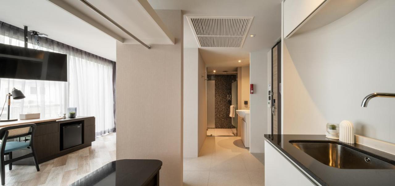 Seekers Finders Rama IV Hotel Surestay Collection By BW Bangkok Exteriör bild
