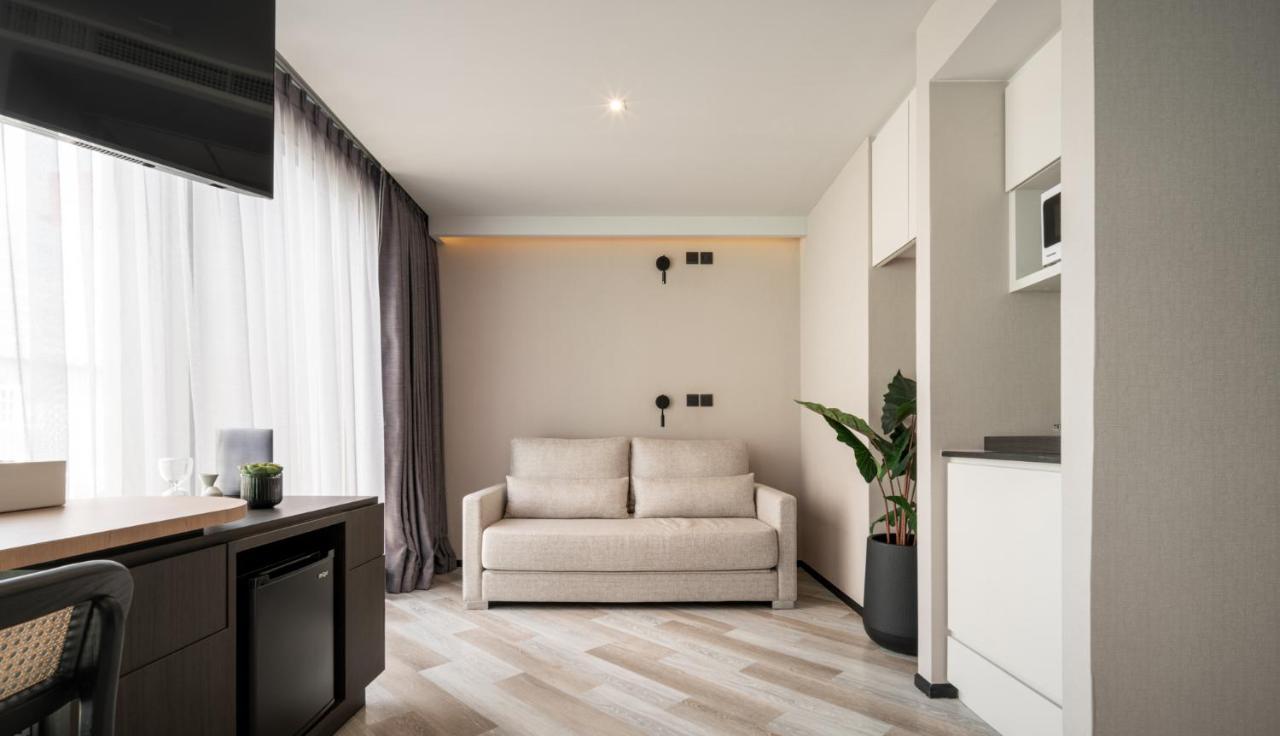 Seekers Finders Rama IV Hotel Surestay Collection By BW Bangkok Exteriör bild