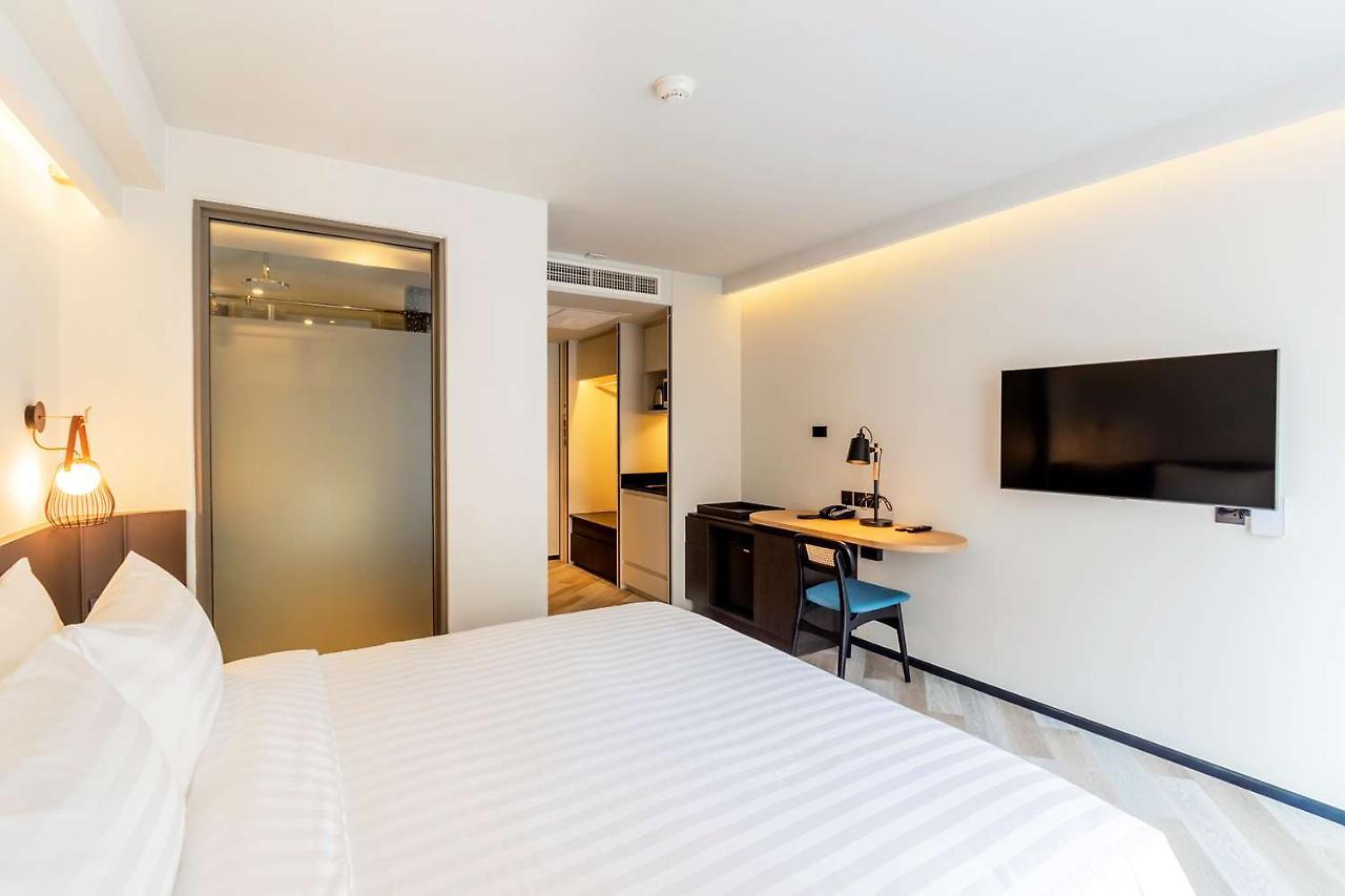 Seekers Finders Rama IV Hotel Surestay Collection By BW Bangkok Exteriör bild