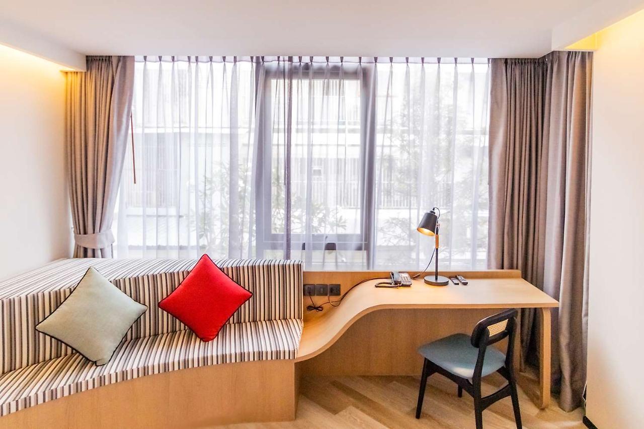 Seekers Finders Rama IV Hotel Surestay Collection By BW Bangkok Exteriör bild